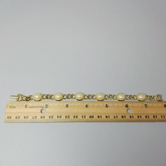 Vintage Ann Taylor Faux Pearl and Gold Tone Chain Panel Bracelet, Signed 80s - Picture 5 of 7